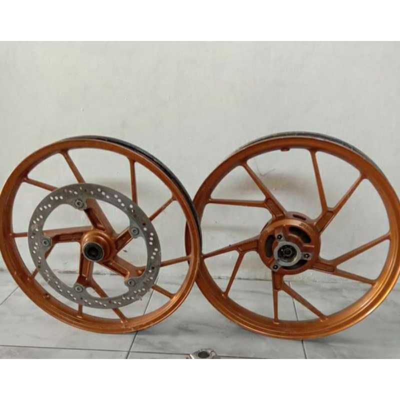 velg depan belakang satria fu / shogun sp warna gold original ukuran 140 dan 160