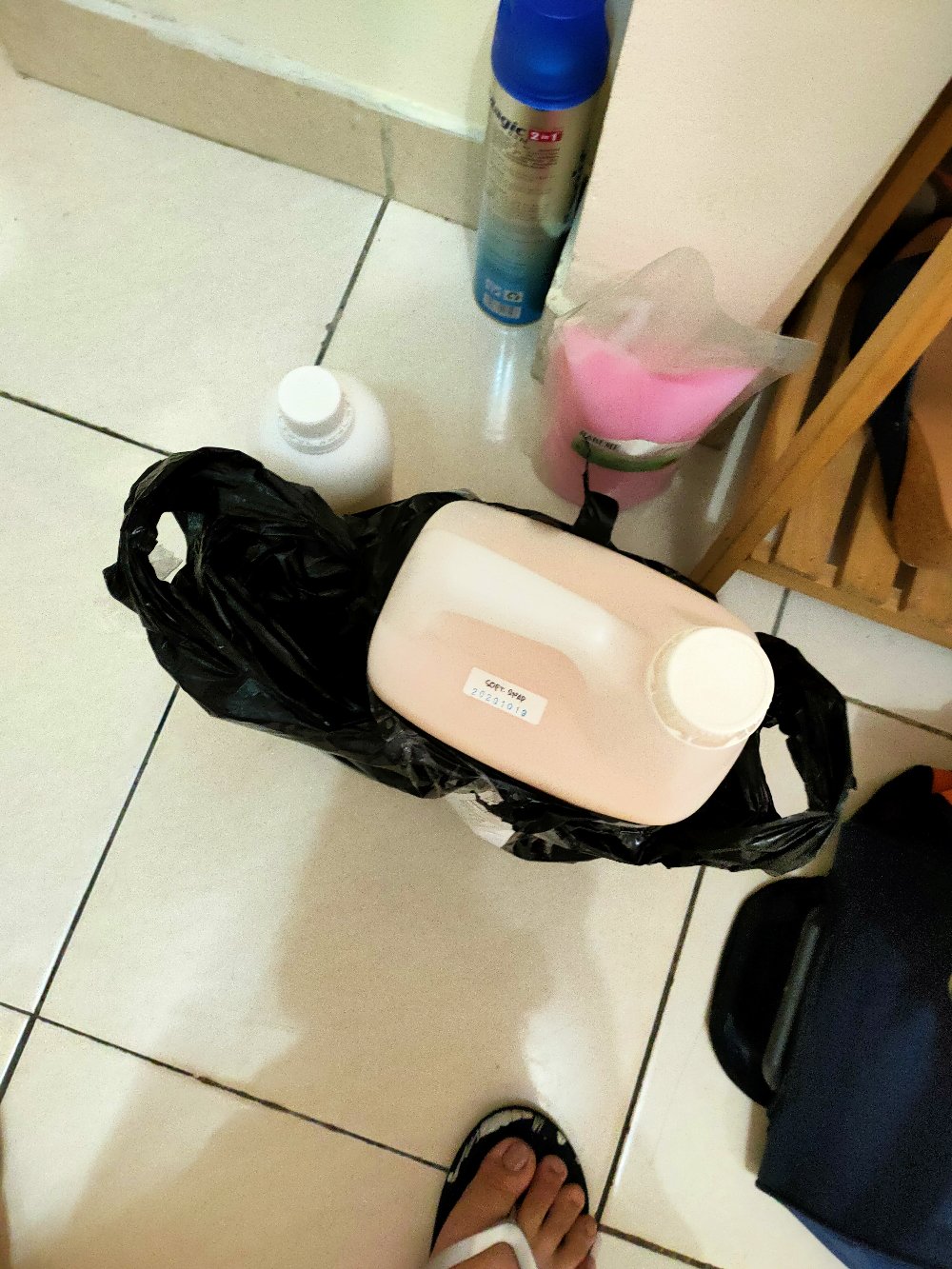Softener Laundry Wangi Aneka Aroma @ 5 L / Pelembut Pakaian Harum Kleen-r Harume