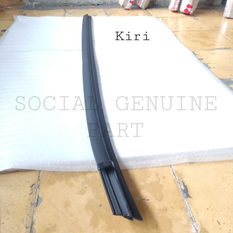 Karet pelipit Plipit pintu kaca Hino Dutro Original