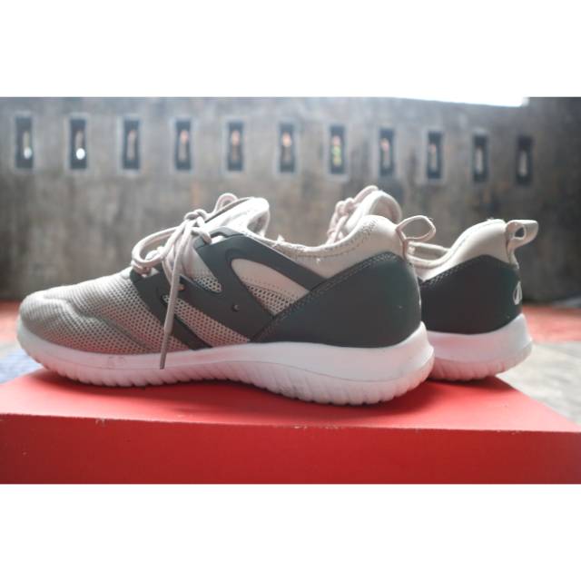 Ardiles yurukuma sepatu pria sepatu running