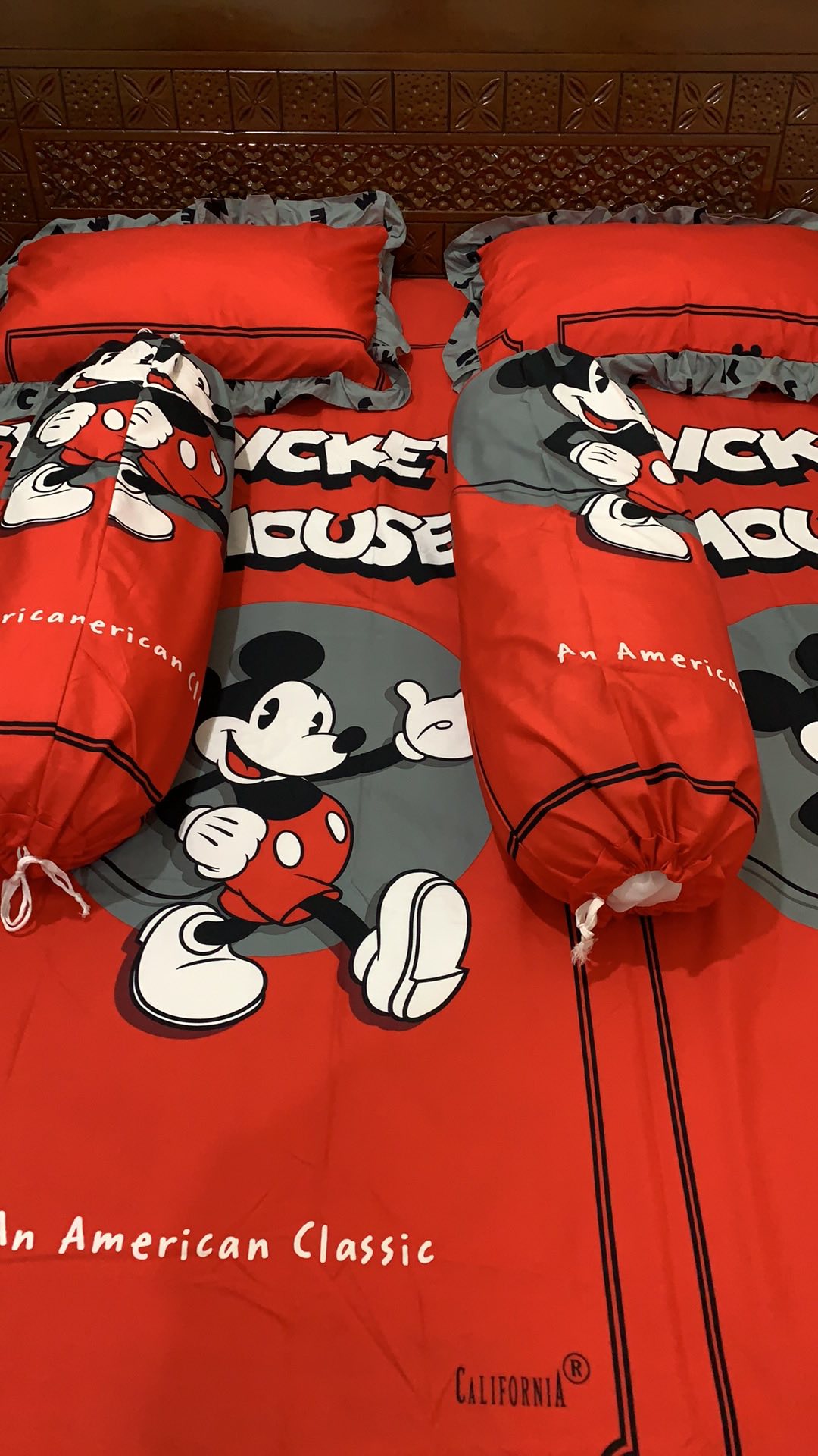 Bedcover + Sprei Rumbai California 180x200 King Size 180 Mickey Classic Bc 180 - Tikus Hitam