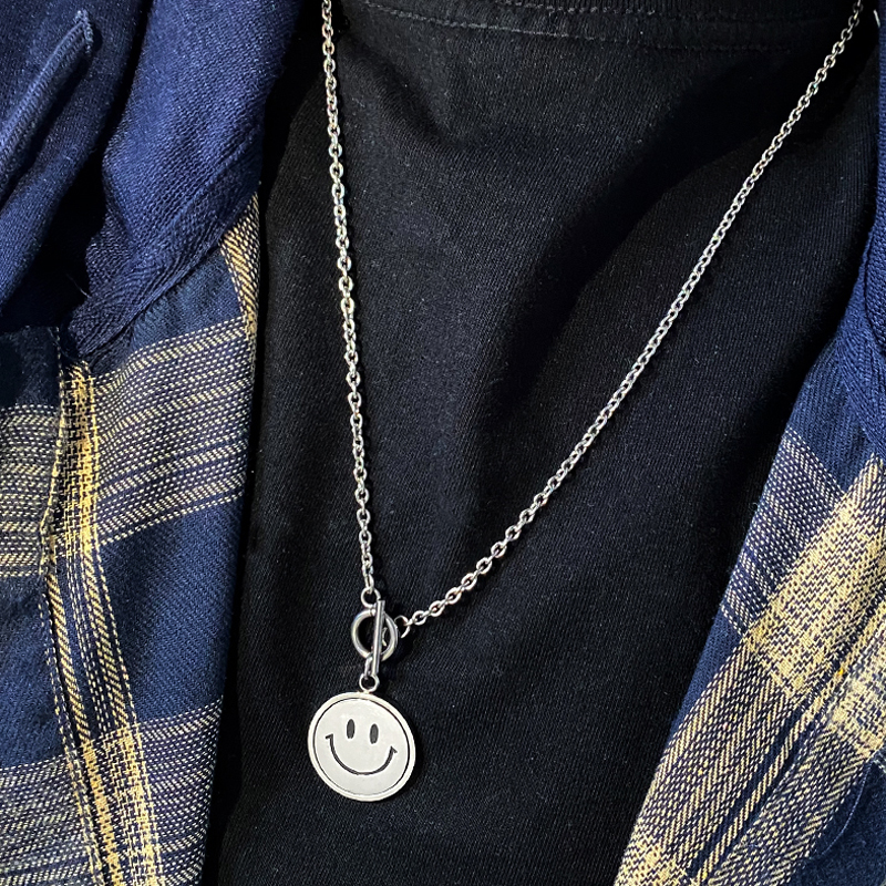 Unisex Rotating Smiley Face Necklace Hip Hop Street Couple Double Face Expression Necklace Jewelry Accessories