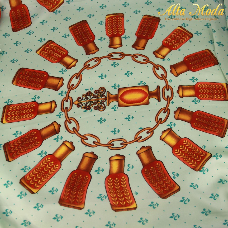 

Alta Moda Silky Satin Italy Motif Bottle Circle Lamp Biru Kuning (1M)