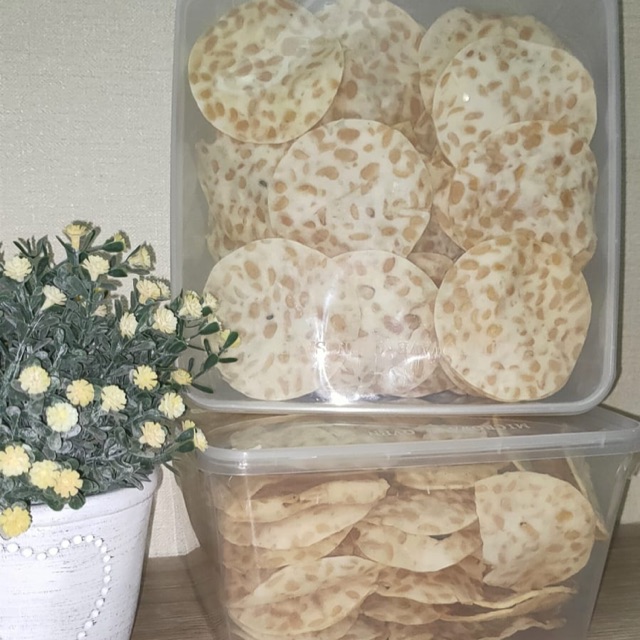 

Kripik tempe sagu renyah by pawon alma