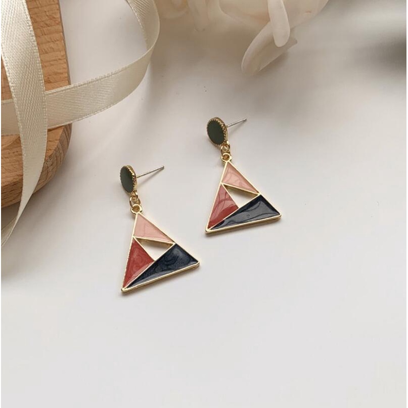 Sterling silver jarum retro geometris sudut drip mengkilap kontras anting-anting Korea sederhana ang