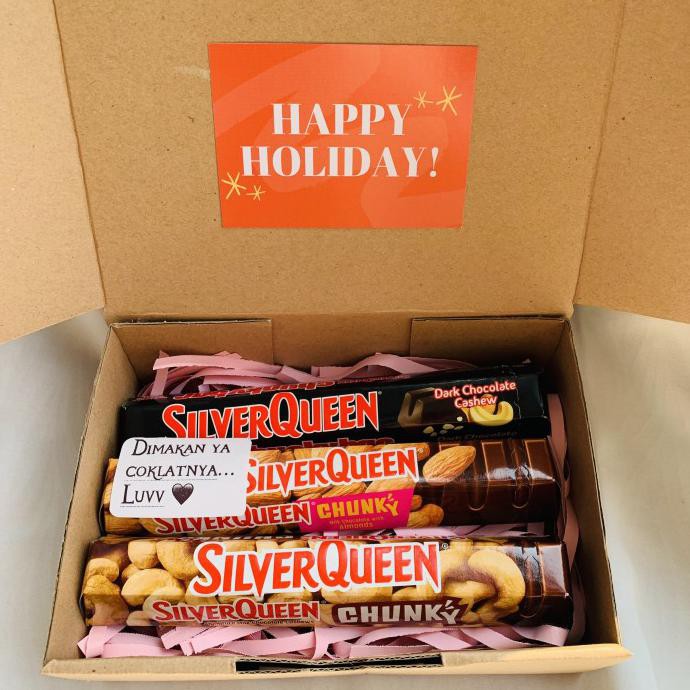 

TERLARIS KADO COKLAT SILVERQUEEN CHUNKY BAR / HAMPERS REQUEST UCAPAN