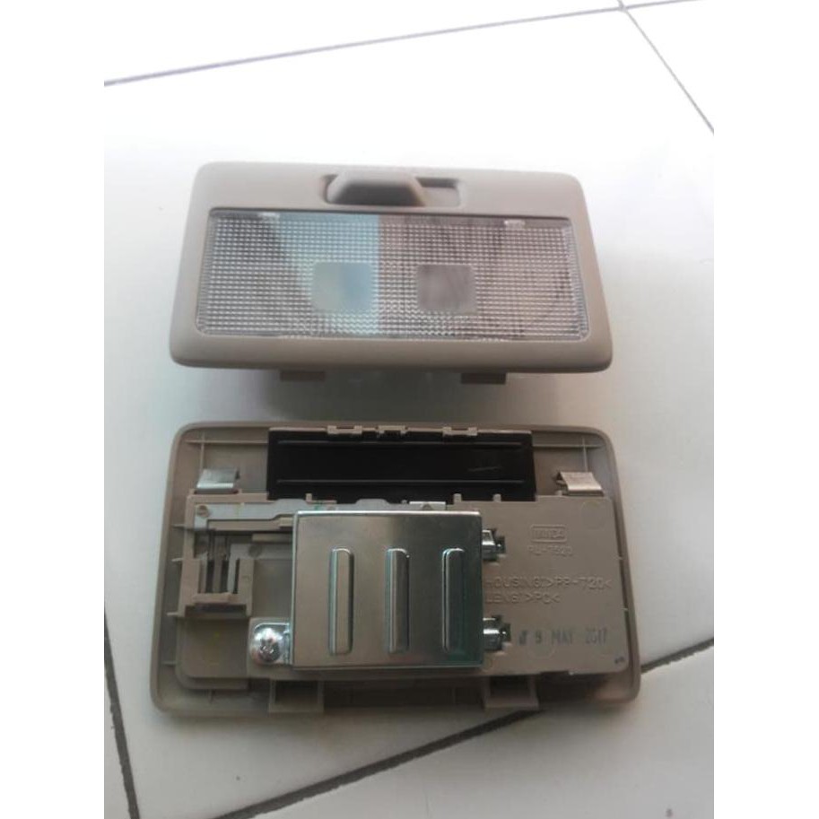 Aksesoris Mobil. lampu plafon ertiga