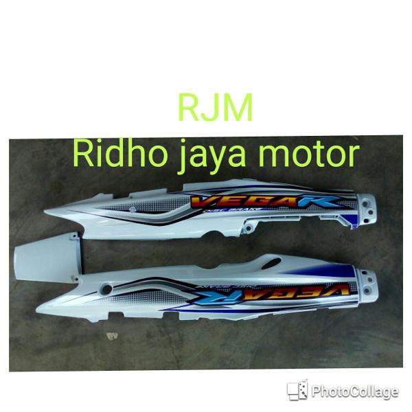 Cover body vega r lama warna putih strip biru