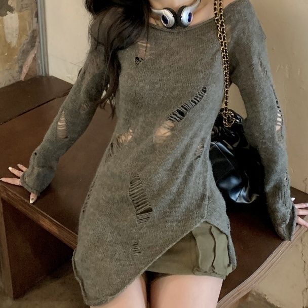 Red 2022 awal musim gugur desain lubang rasa berongga sweater lengan panjang wanita baru retro seksi slim slit top trendi