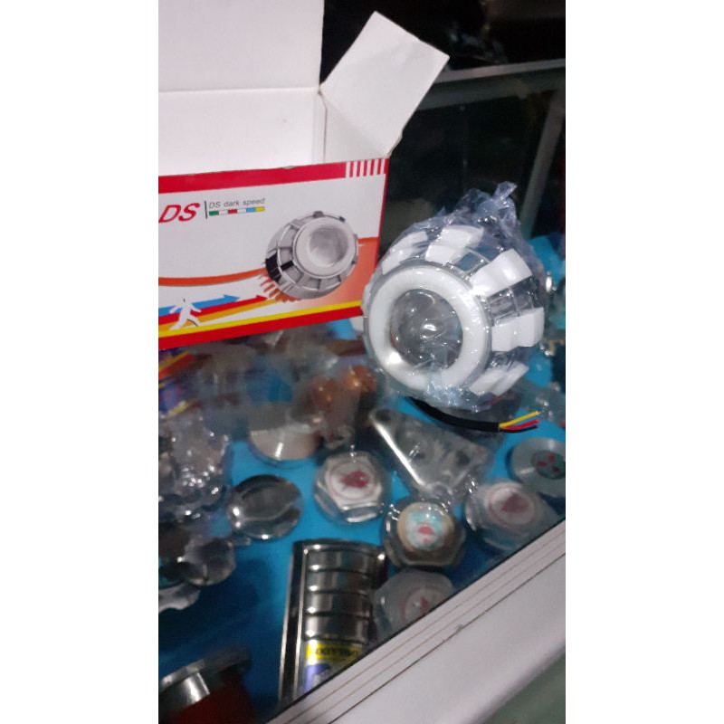 Proji depan/Lampu utama proji