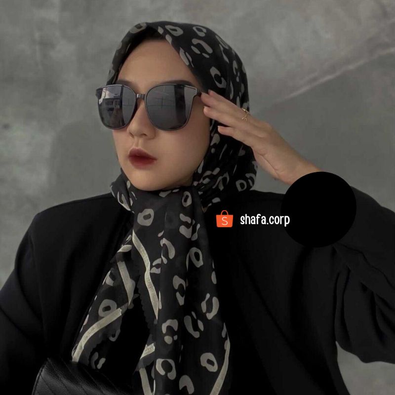 KERUDUNG VOAL SEGI EMPAT LEOPARD SERIES