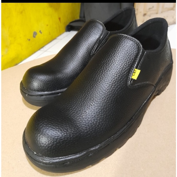 sepatu safety cocok untuk kerja dan bergaya