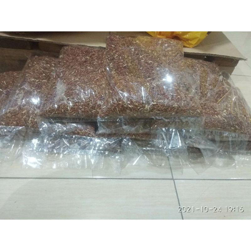 Beras merah(pakan ayam)