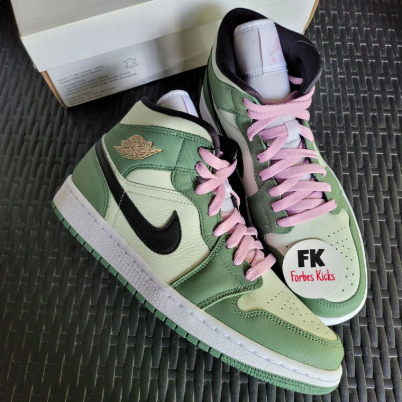Air Jordan 1 Mid Dutch Green (W) || guava chicago black white toe