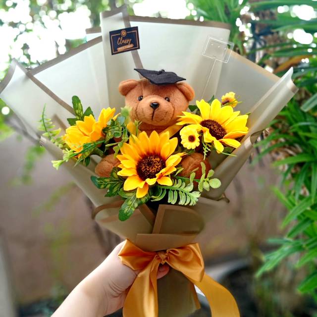 Bouquet Bunga Matahari Artificial & Boneka Wisuda / Bunga ...