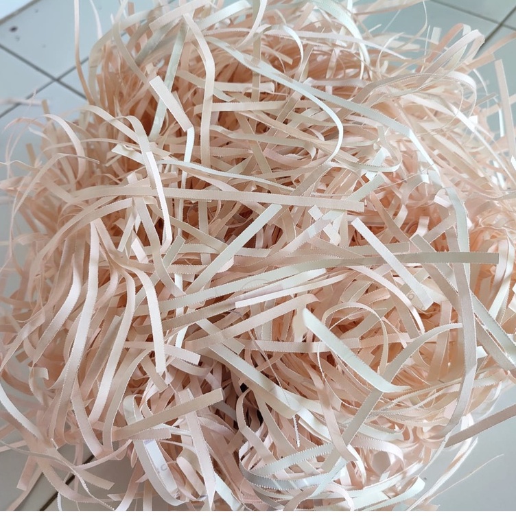 KERTAS SERUT 1KG / KERTAS CACAH / SHREDDED PAPER HAMPERS / KERTAS SERUT GIFTBOX