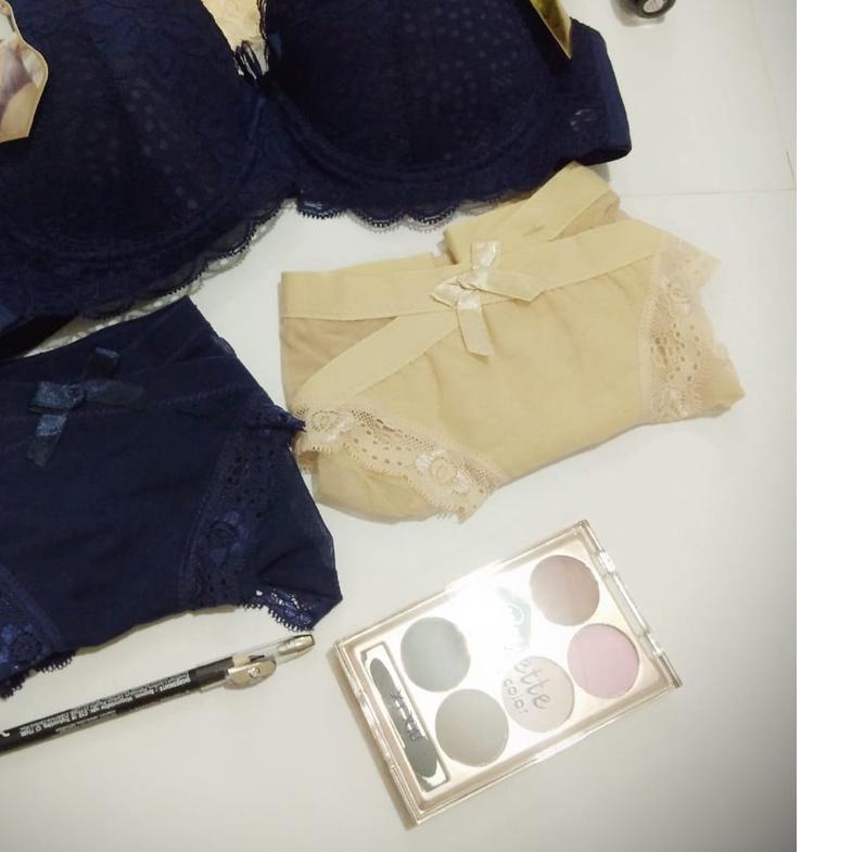 ♥ Bra set dan Cd FifthSeason FS212 36B - 42B Bra Wanita dengan Kawat Pakaian Dalam Wanita Satu Set ►