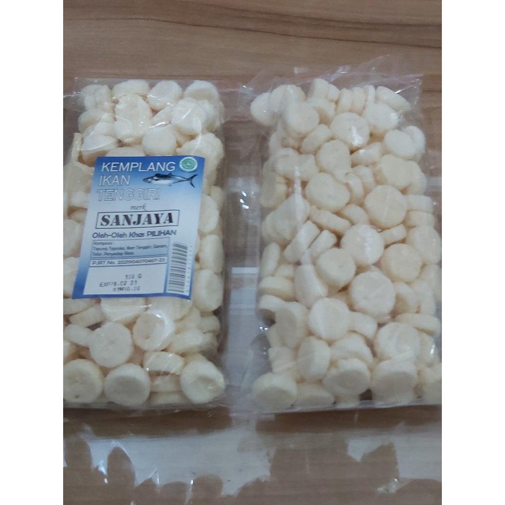 

Kerupuk Kemplang Goreng Koin Ikan Tengiri Cap Sanjaya 100gr / Kemplang Bangka Kecil