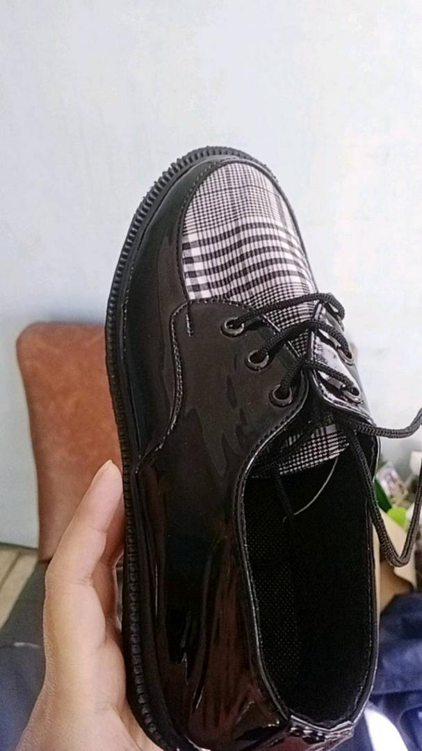 Sepatu Wanita Premium Tali Kasual Style Korea / Sepatu Black Glosy Variasi Kotak 099