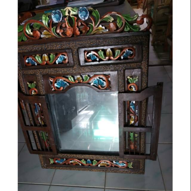 Cermin ukir kayu jati
