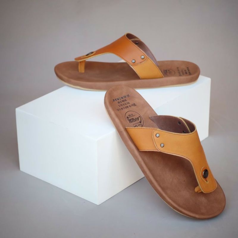 CLOVER | Sandal Kulit Pria Sendal Jepit Klasik Kasual Santai Fashion