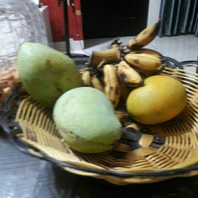 

Buah mangga manis