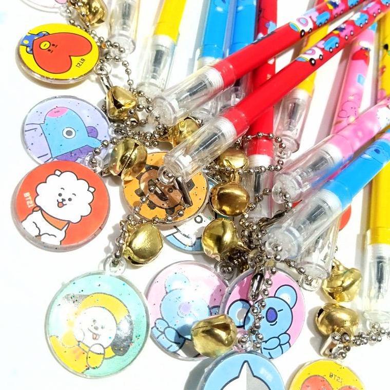

Paling Baru ( 1LUSIN ) PULPEN GEL LONCENG BTS / PEN GANTUNGAN LONCENG BTS QUALITY$