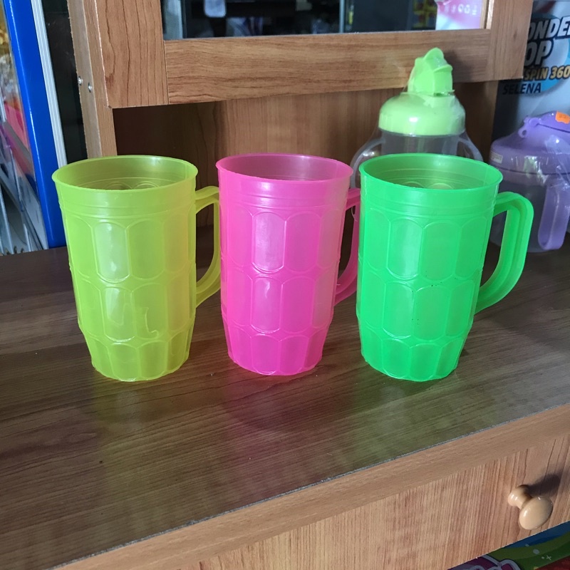 gelas jempol plastik/ gelas es teh / gelas plastik gagang / gelas tinggi gagang