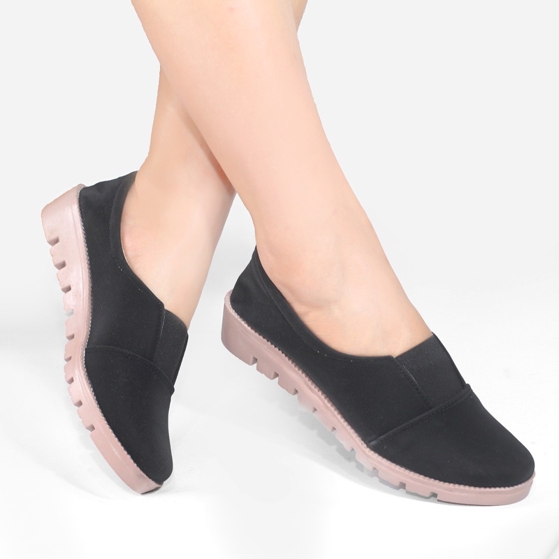 SEPATU WANITA SLIP ON CASUAL TERLARIS MURAH TERBARU MODEL SLIP KARET SOL KARET SEPATU FLAT PEREMPUAN CEWEK IBU IBU2 SEPATU KETS SANTAI NYAMAN TDA-Hitam (TDA)