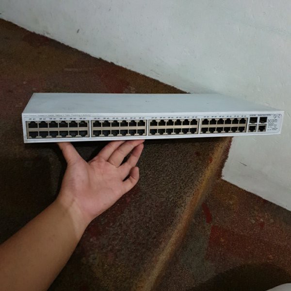switch hub 3com baseline switch 2250 3c1647bs 48 port 10 100 2 port gigabit 10 100 1000