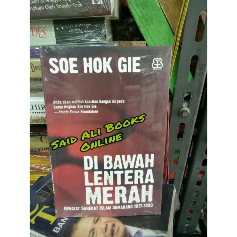 Di Bawah Lentera Merah