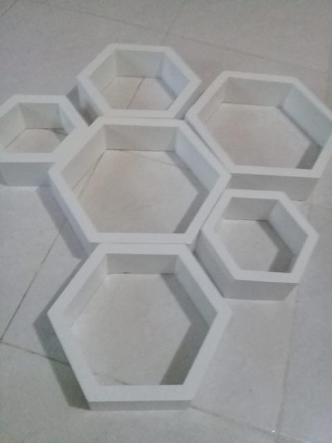 Rak Dinding Minimalis Hexagonal 3 Pcs