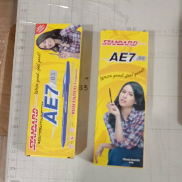 

Pulpen Standard AE7 0.5