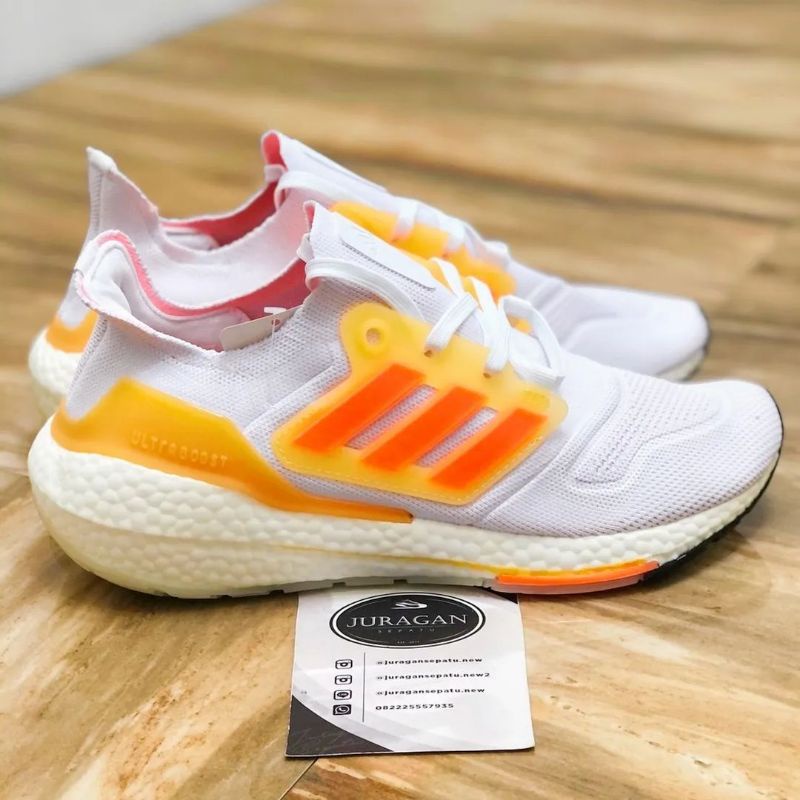 Adidas Ultraboost 22 &quot;White/Turbo-Flash Orange&quot;