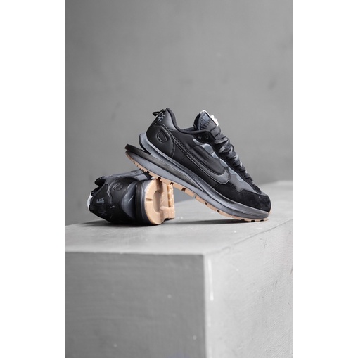 NIKE SACAI VAPOR WAFFLE BLACK GUM