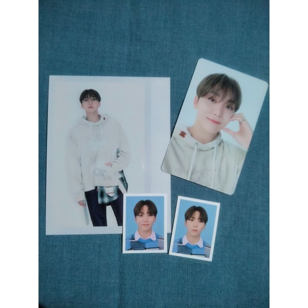 Season Greeting's 2022 Seventeen