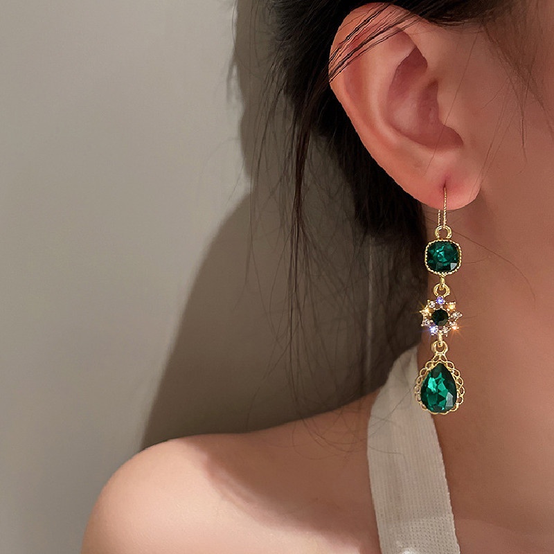 Anting Tusuk Gantung Temperament Desain Tetesan Air Hijau Hias Zircon Gaya Korearetromewah Untuk Wanita