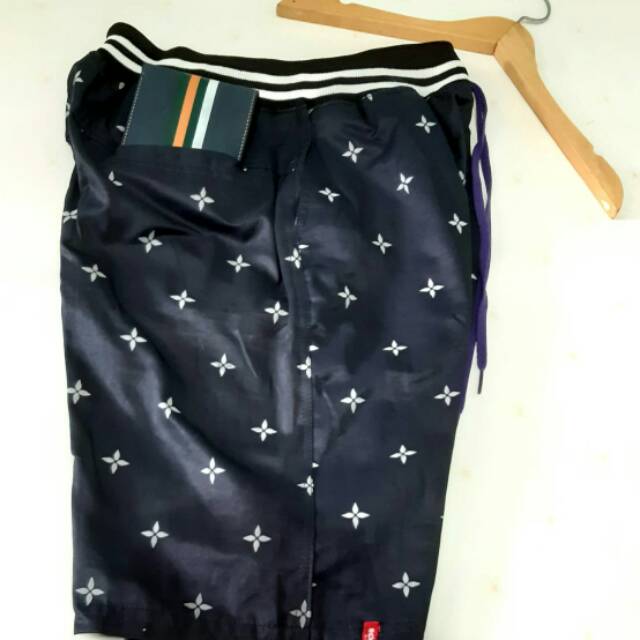 CELANA PENDEK PRIA CHINO SURF, UKURAN 27-38 (KECIL-JUMBO) JOVA
