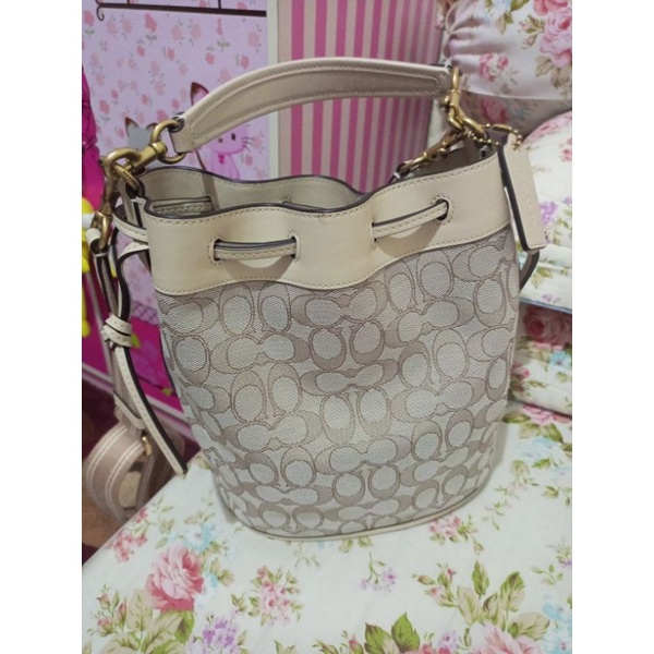 Coach Field Bucket Bag Preloved