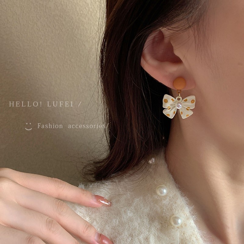 Anting Tusuk Desain Lucu Untuk Wanita