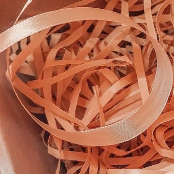 

Kertas Serut - Kertas Cacah - Shredded Paper - Kertas Potong Gift Box