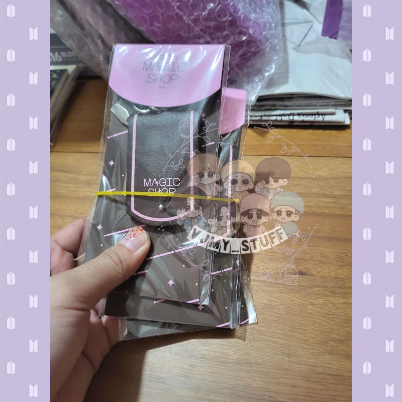 MAGIC SHOP KEYRING V