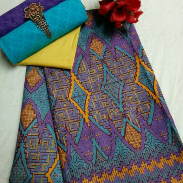 Kain Batik dan Kain Embos