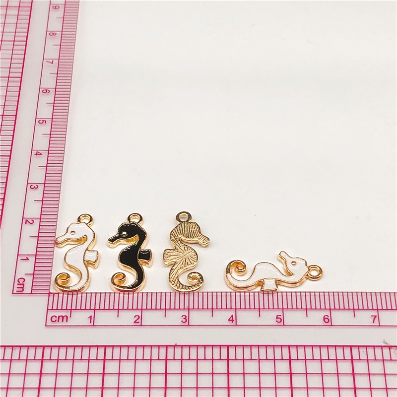 4pcs Liontin Bahan Alloy Bentuk Kartun Hippocampus Warna Hitam Putih Untuk Membuat Perhiasan Charms