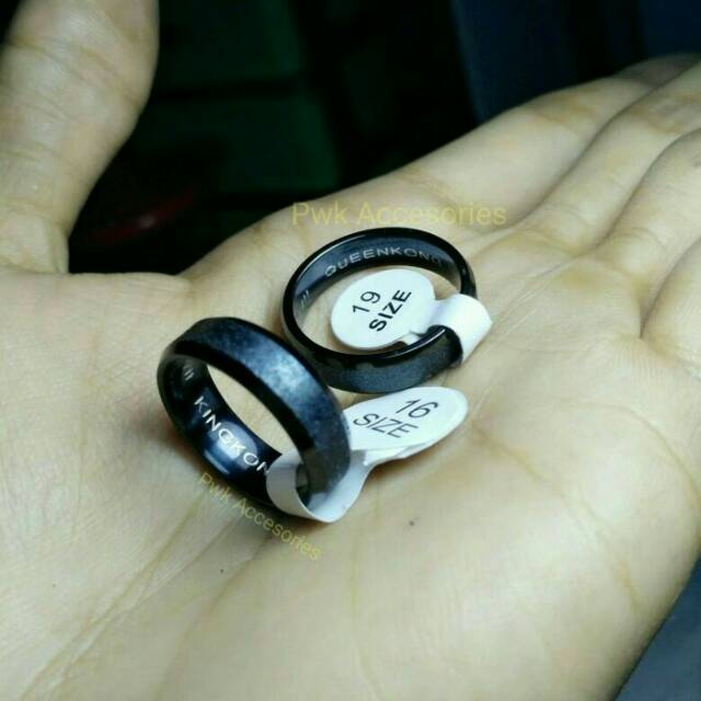 Cincin couple titanium hitam + ukir nama + box