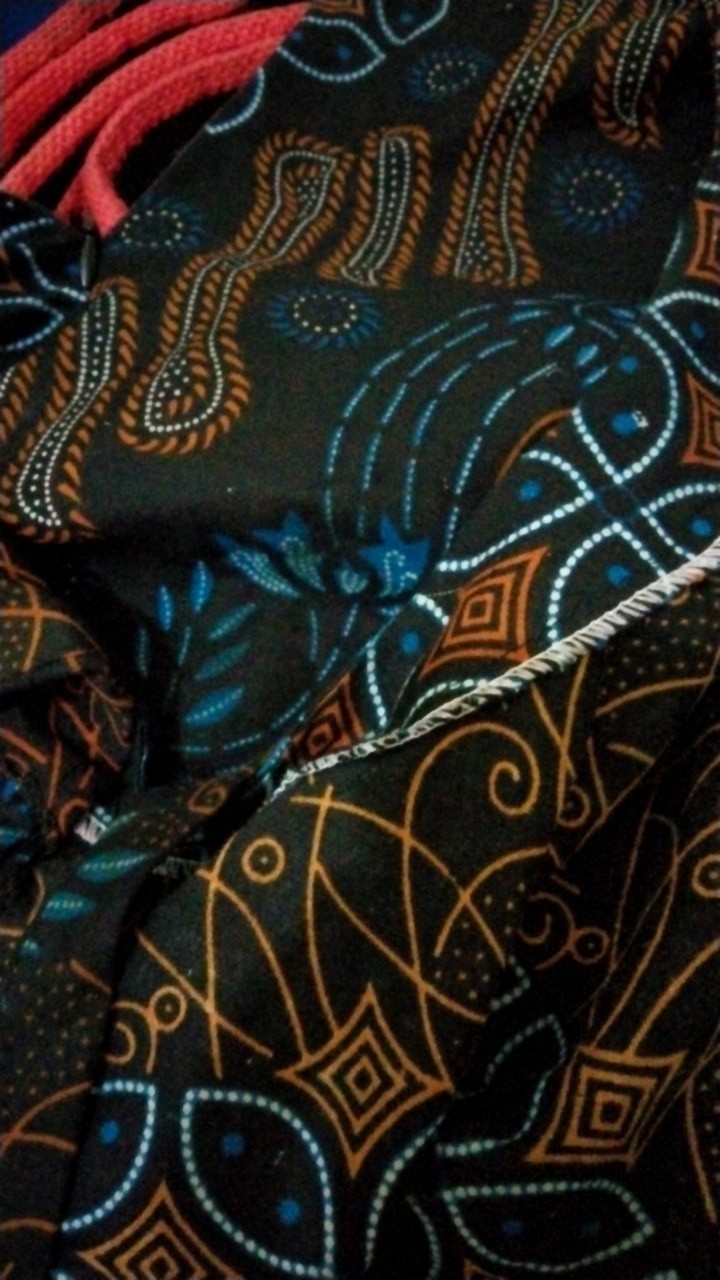 Atasan Batik Wanita Terpopuler