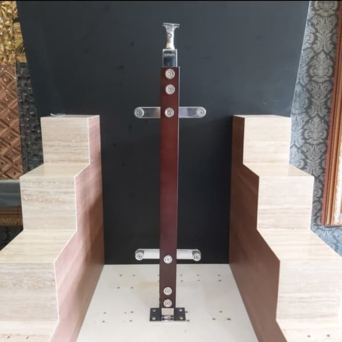 Railing Tangga Stainless dan Kayu Mahoni