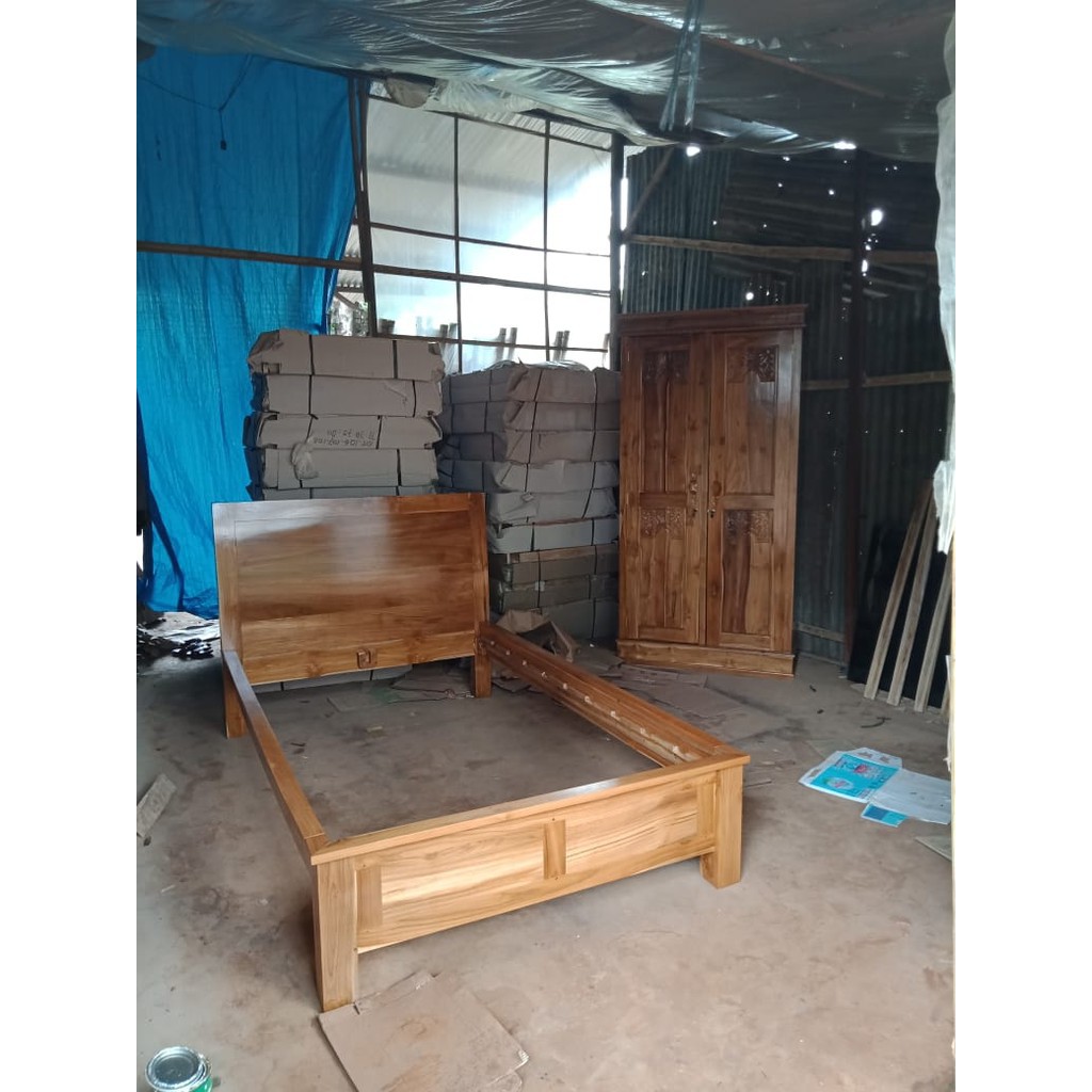set dipan tempat tidur + lemari pakaian
