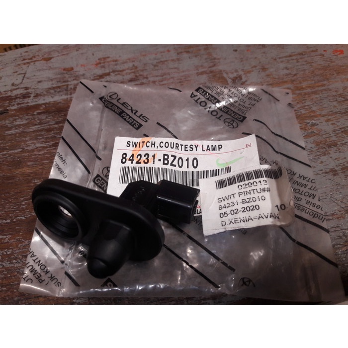 SWITCH PINTU XENIA ASLI