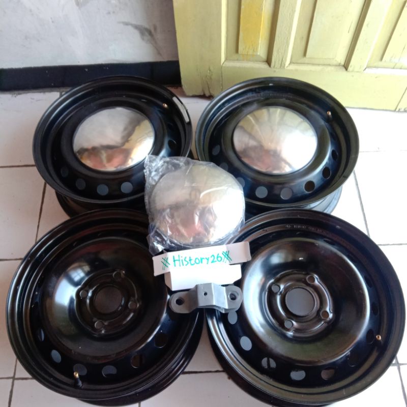 Jual Velg Kaleng R15 Pcd 4x100 Ex Mobilio Plus Dop Moon Dan Briket Fulset Shopee Indonesia 8577